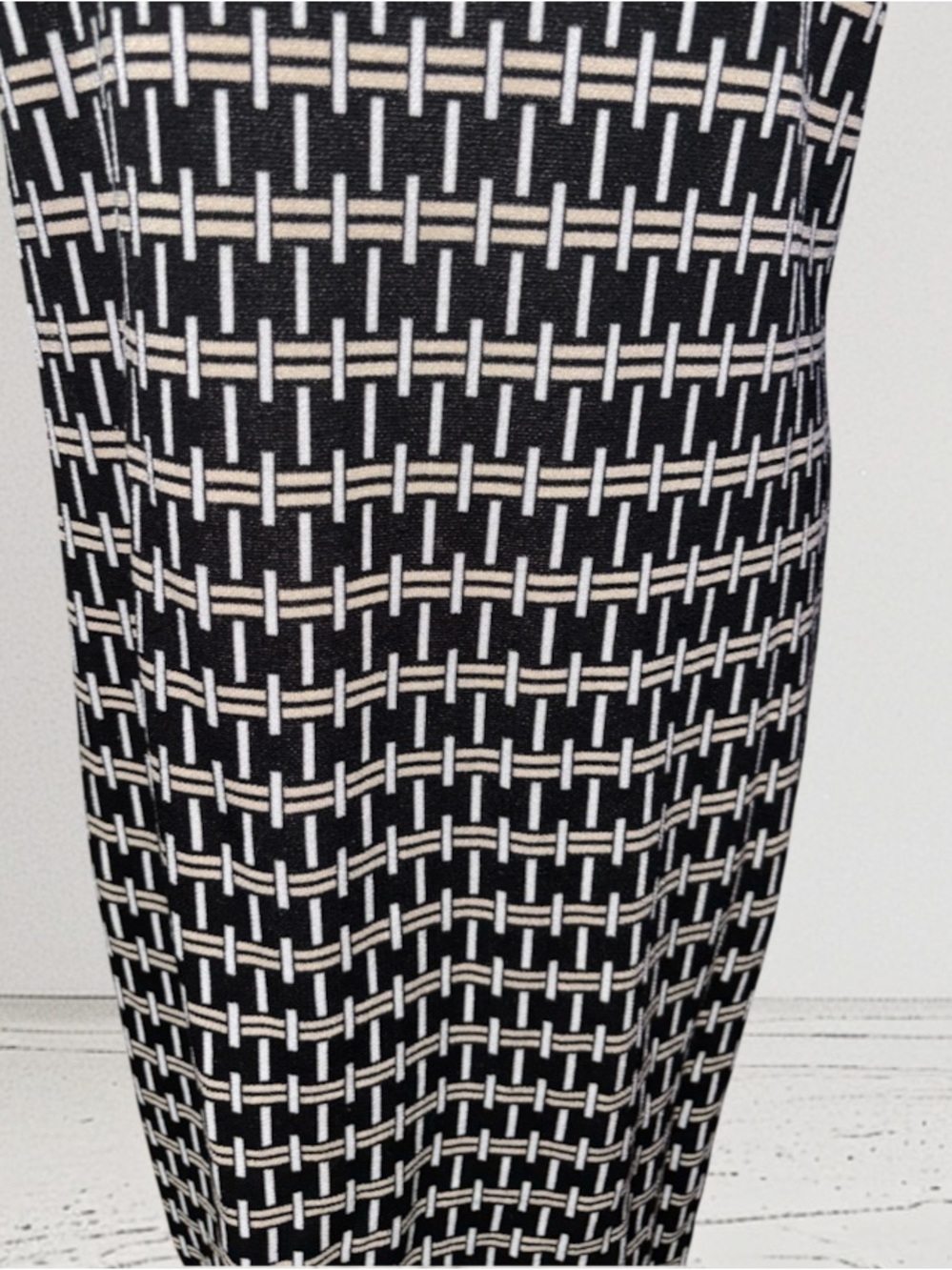 Vince Camuto Geometric Knit Shift Dress, P2P:18.5-20”, L:41.5” - Picture 4 of 9